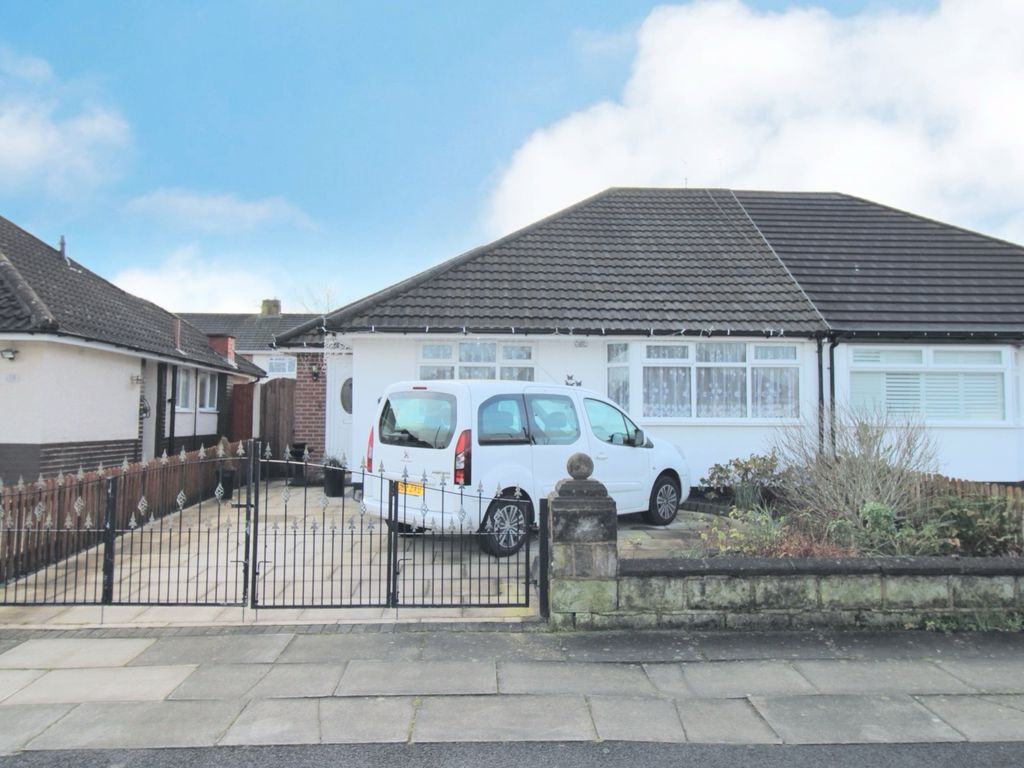 2 bed semidetached bungalow for sale in Wrekin Drive, Aintree