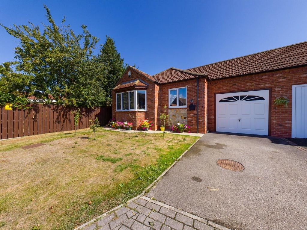 3 bed semidetached bungalow for sale in The Courtyard, Skipsea