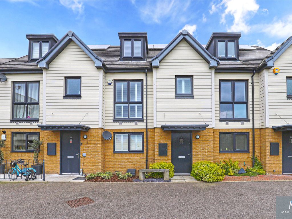 4 bed detached house for sale in Becket Close, Woodford Green IG8, £