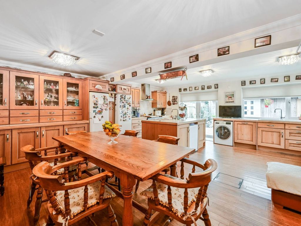 3 bed semidetached house for sale in Katherine Gardens, Kidbrooke