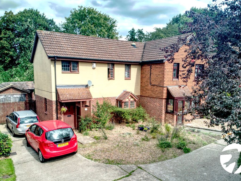 3 bed semidetached house for sale in Strawberry Fields, Swanley, Kent