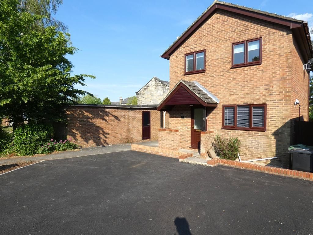 3 bed detached house to rent in Hawkhurst Road, Cranbrook, Kent TN17