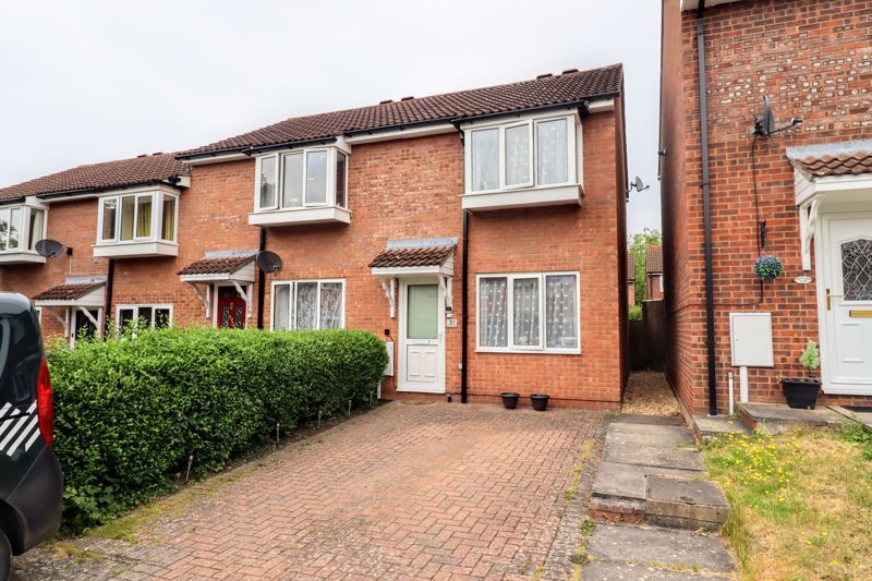 2 bed end terrace house for sale in Sunningdale Way, Bletchley, Milton