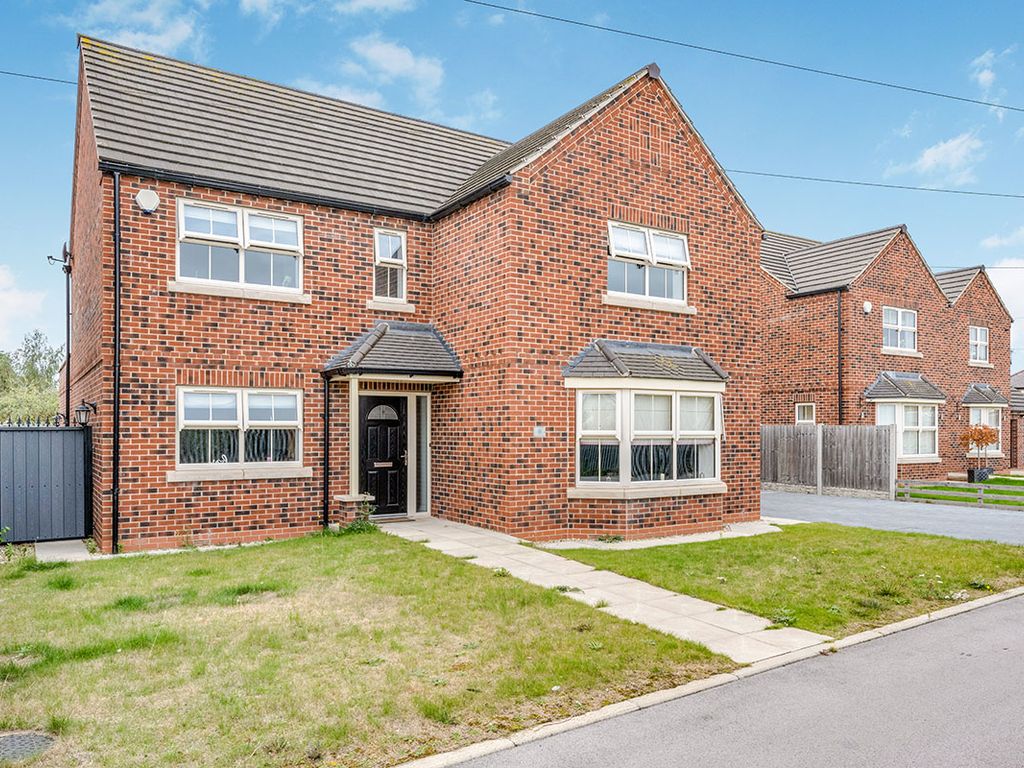 5 bed detached house for sale in Meadowcroft Drive, Dunsville