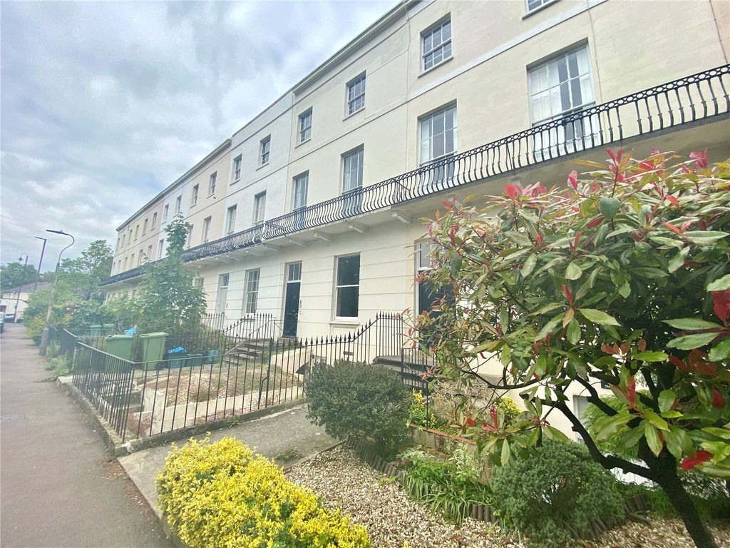1 bed flat for sale in St. Stephens Road, Cheltenham, Gloucestershire