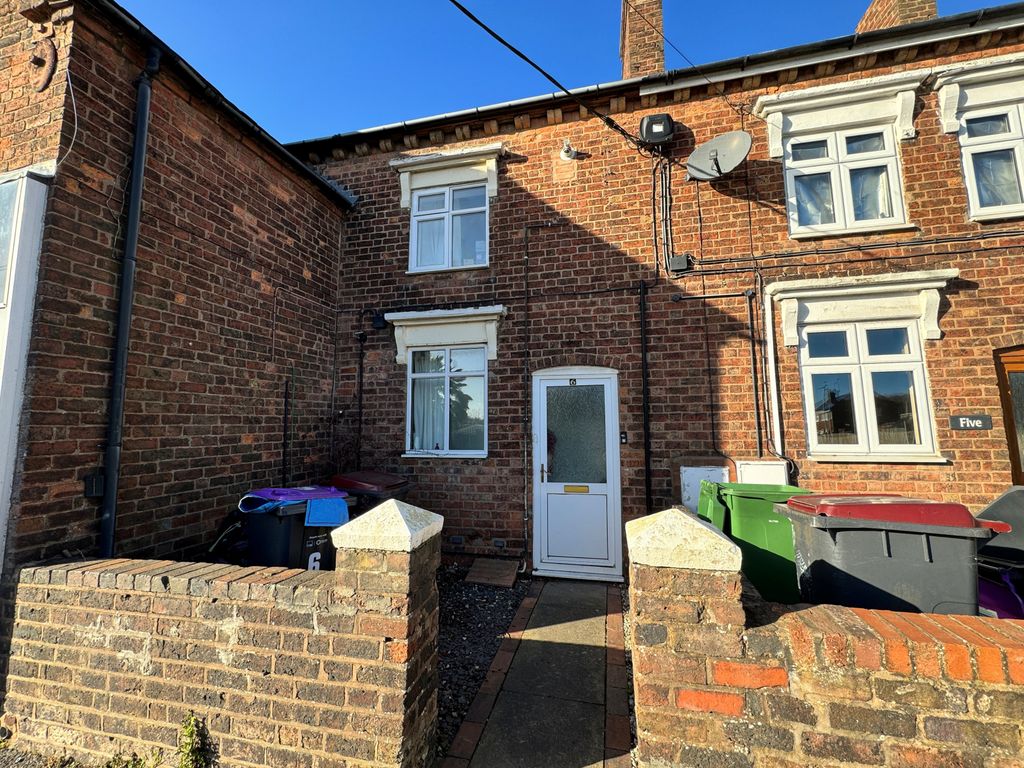 2 bed flat to rent in Hinkshay Road, Dawley, Telford TF4, £625 pcm Zoopla