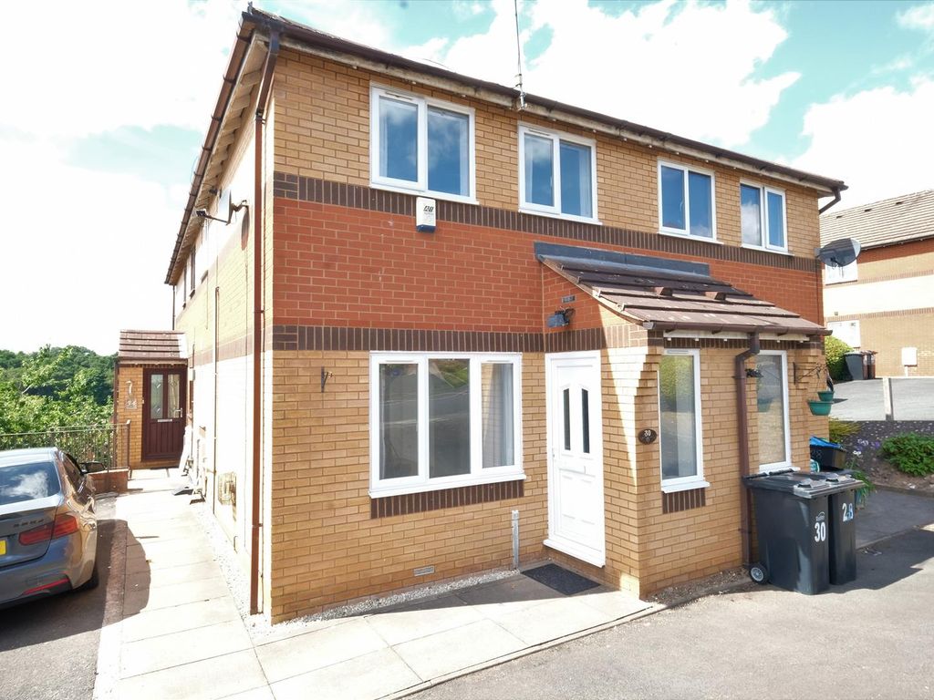 2 bed semidetached house to rent in Surrey Drive, Kingswinford DY6