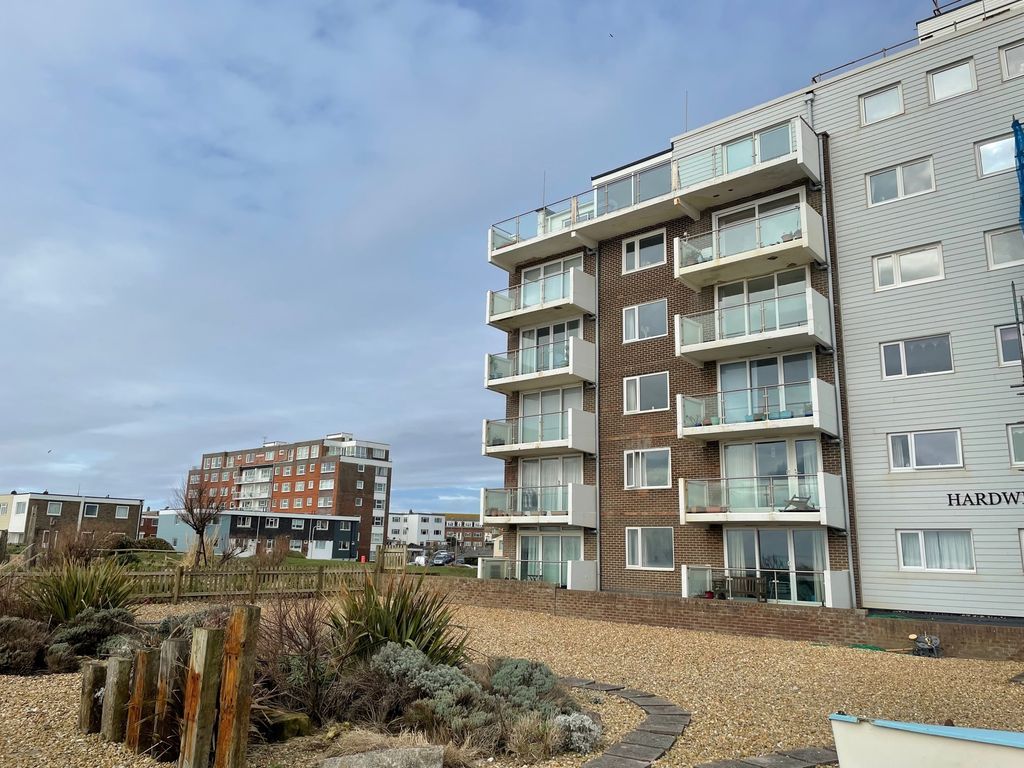 Studio to rent in Esplanade, Seaford BN25 Zoopla