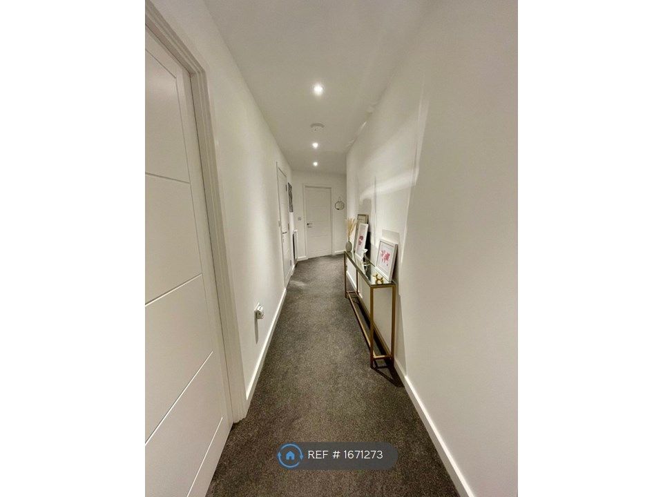 3 bed flat to rent in Burgess Hill, Burgess Hill RH15 Zoopla