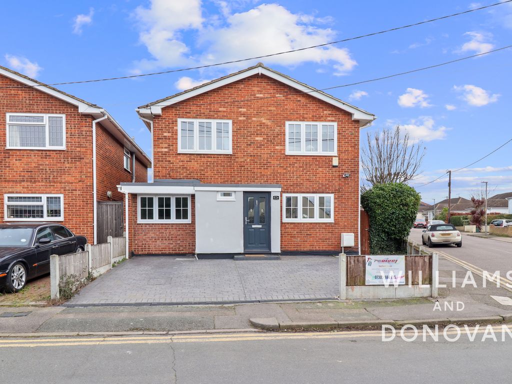 4 bed detached house for sale in Fleet Road, Benfleet SS7, £525,000