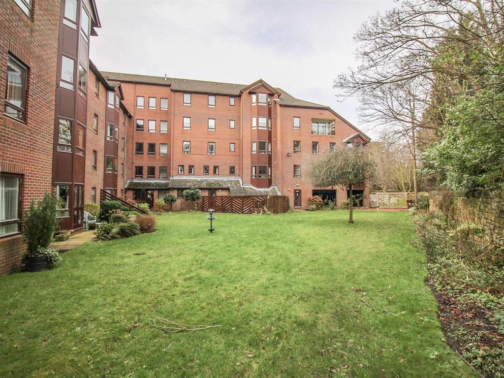 2 bed flat for sale in The Grove, Gosforth, Newcastle Upon Tyne NE3, £