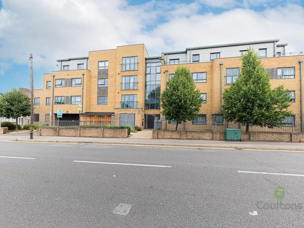 2 bed flat for sale in Kings Head Hill, London E4 Zoopla