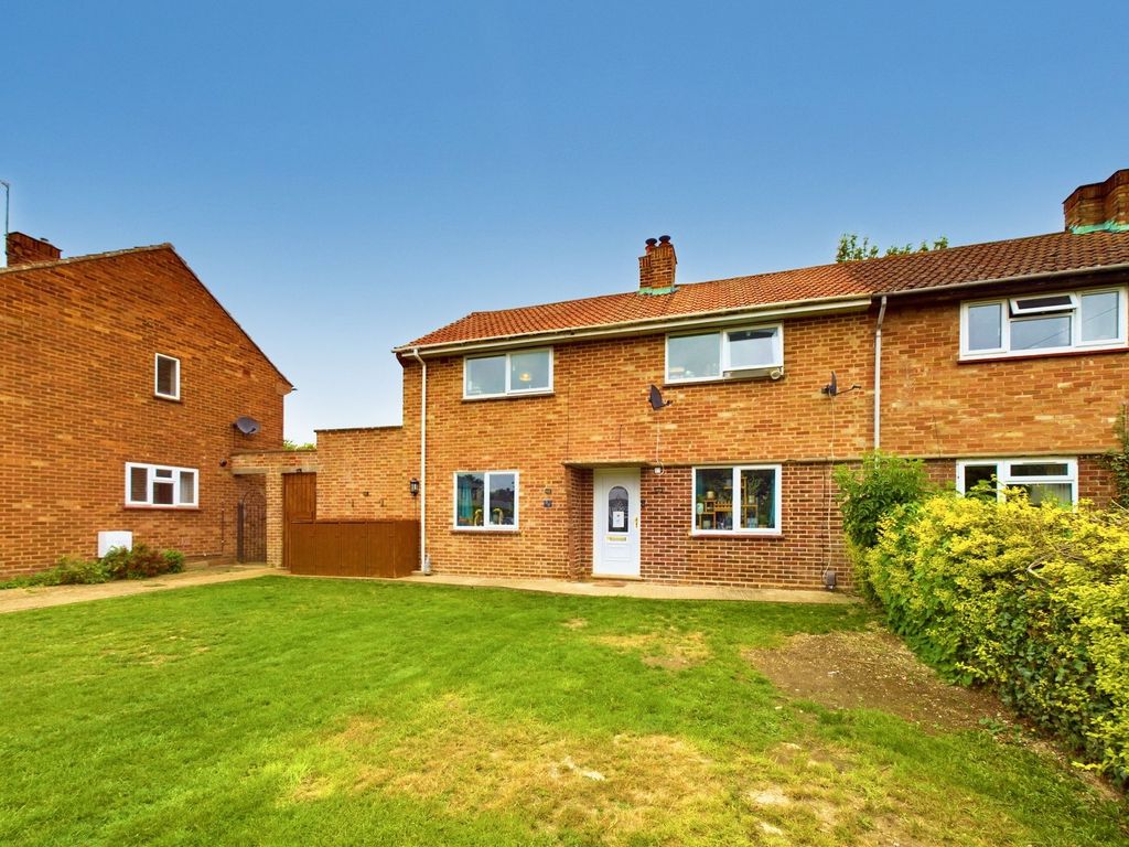 3 bed end terrace house for sale in East Chadley Lane, Godmanchester
