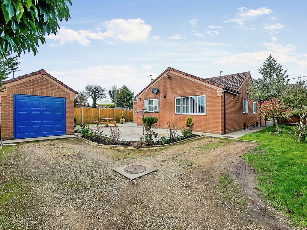 3 bed detached bungalow for sale in Fleet Road, Holbeach, Spalding PE12