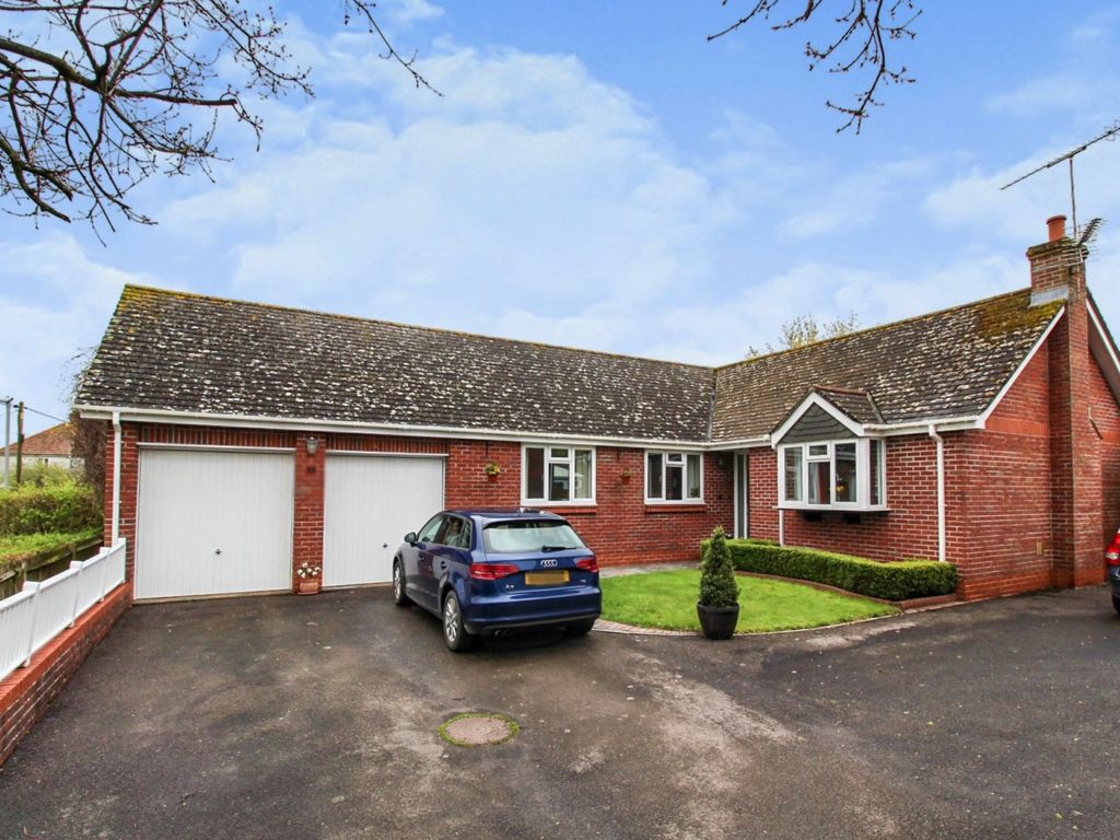 4 bed detached bungalow for sale in Bowey, Okeford Fitzpaine, Blandford