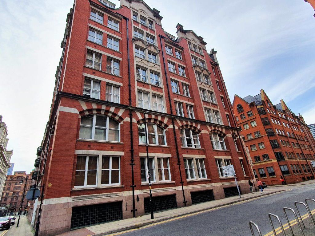 2 bed flat to rent in Velvet House, Granby Village, Manchester M1, £