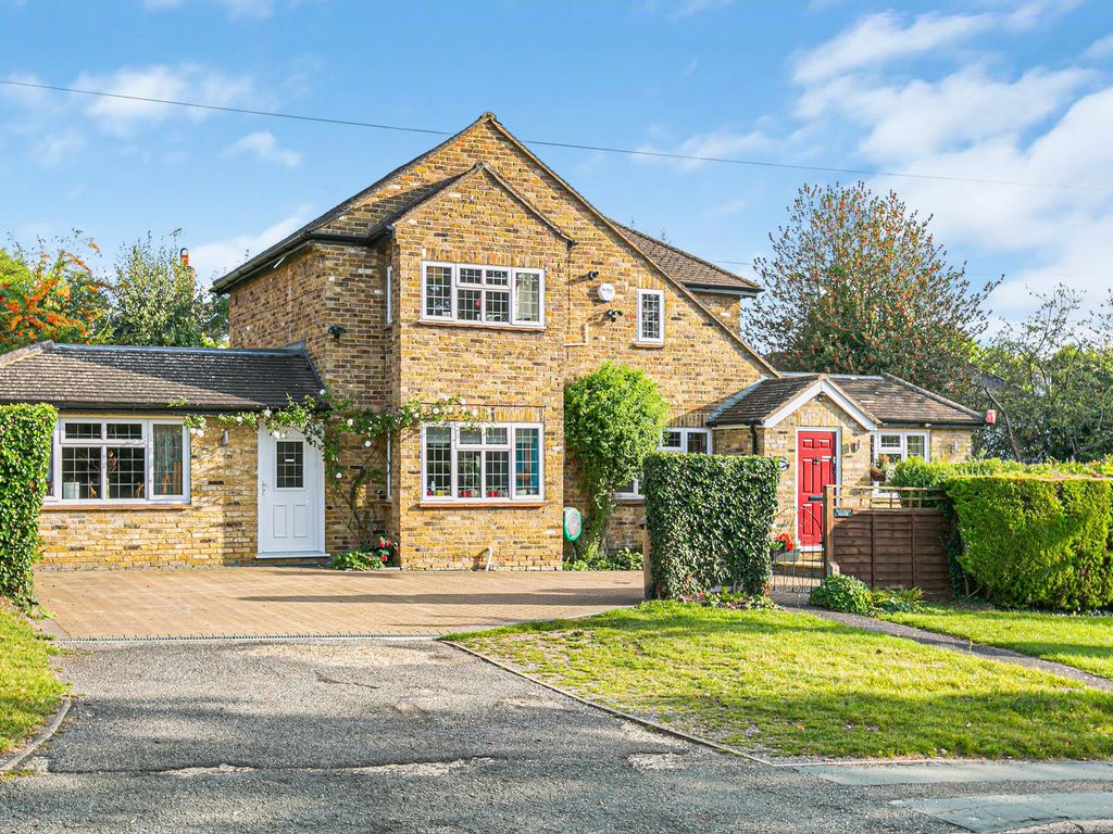 4 bed detached house for sale in Rickmansworth Lane, Chalfont St. Peter