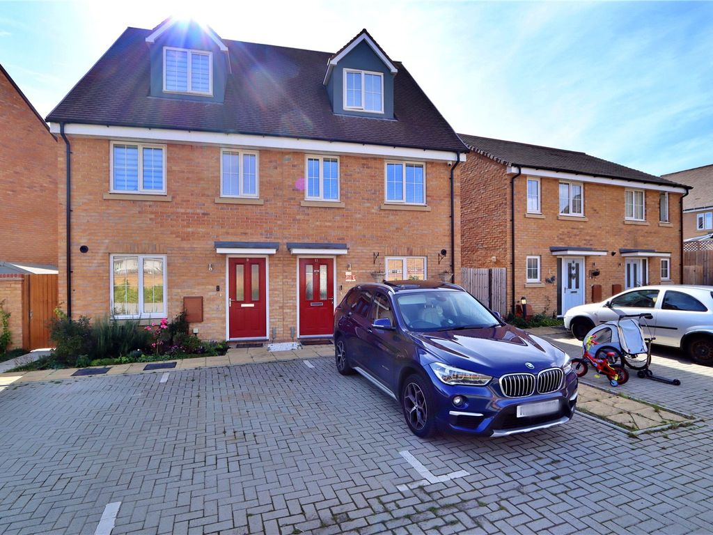 3 bed semidetached house for sale in Egremont Chase, Kingsmead MK4, £