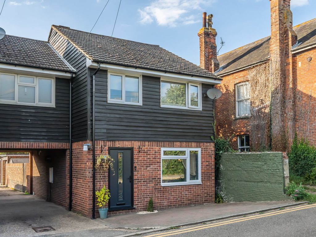 4 bed link detached house for sale in Jubilee Road, Littlebourne