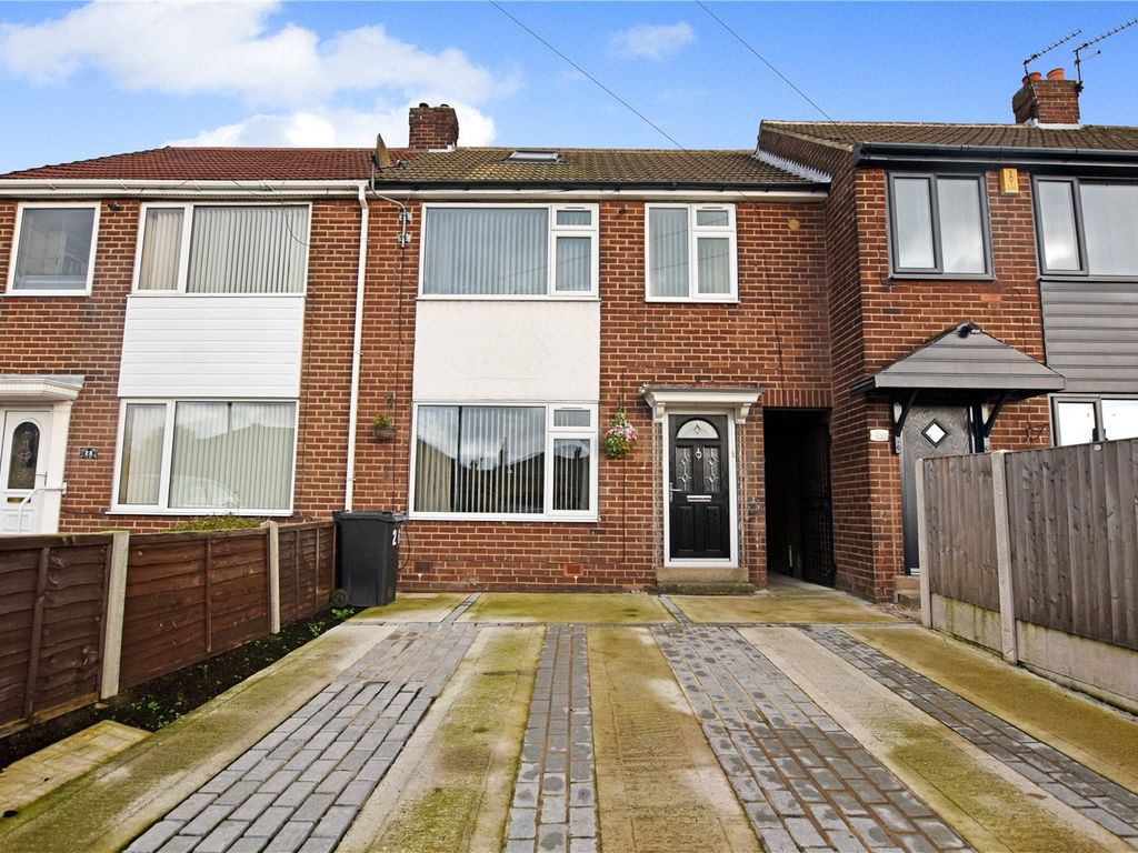 4 bed terraced house for sale in Springfield Avenue, Morley, Leeds LS27