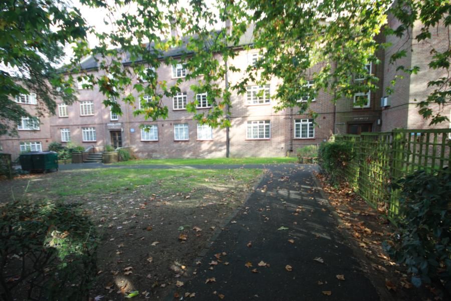 2 bed flat to rent in Belmont Grove, Lewisham SE13 Zoopla
