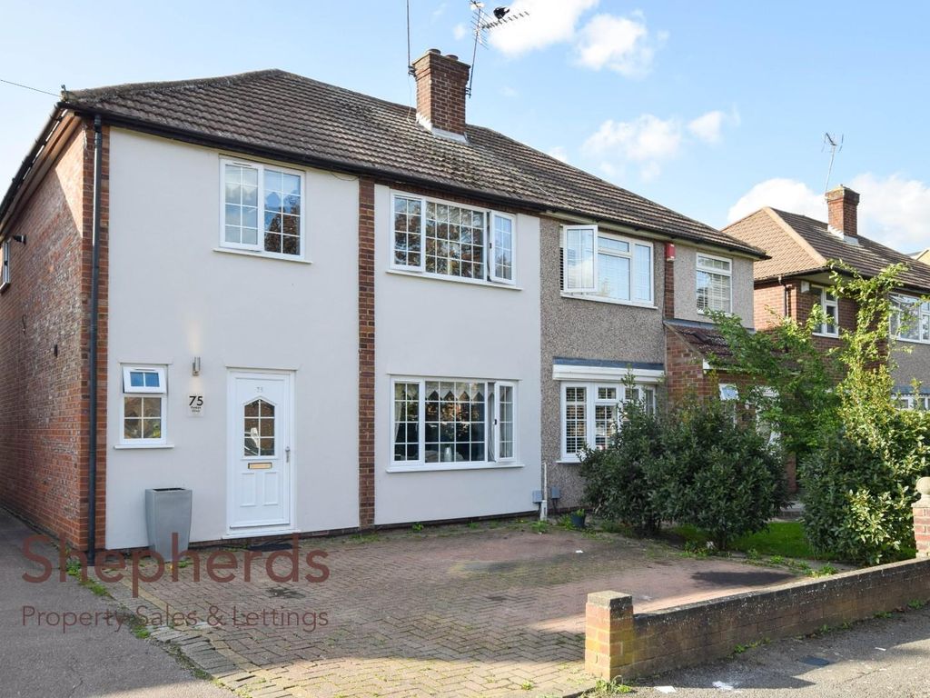 4 bed semidetached house for sale in Penton Drive, Cheshunt, Waltham