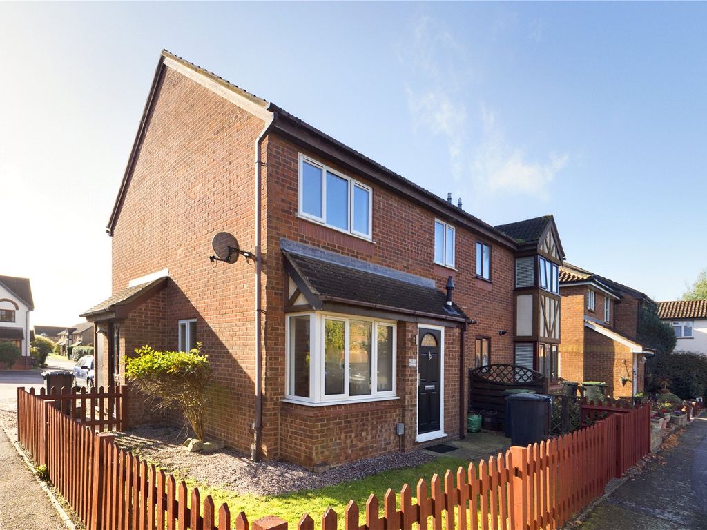 1 bed terraced house to rent in Dickens Court, Biggleswade, Beds SG18