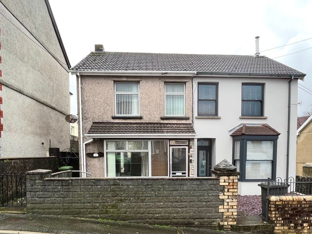 3 bed semidetached house for sale in Castle Villas, Bailey Street