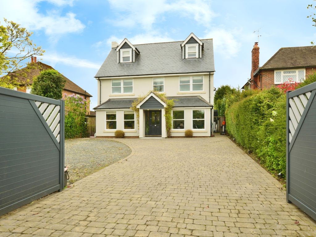 4 bed detached house for sale in Canterbury Road, Ashford TN24, £