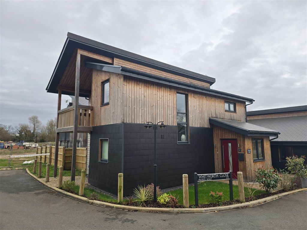 2 bed detached house to rent in Whitworth Close, Liverpool L31, £1,355