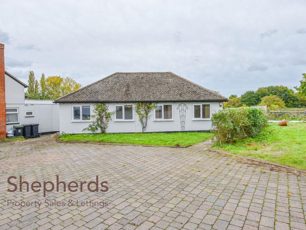 2 bed semidetached bungalow to rent in North Street, Nazeing, Waltham