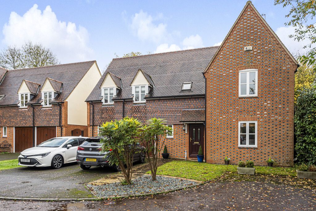 5 bed detached house for sale in Bramley Close, East Hanney, Wantage