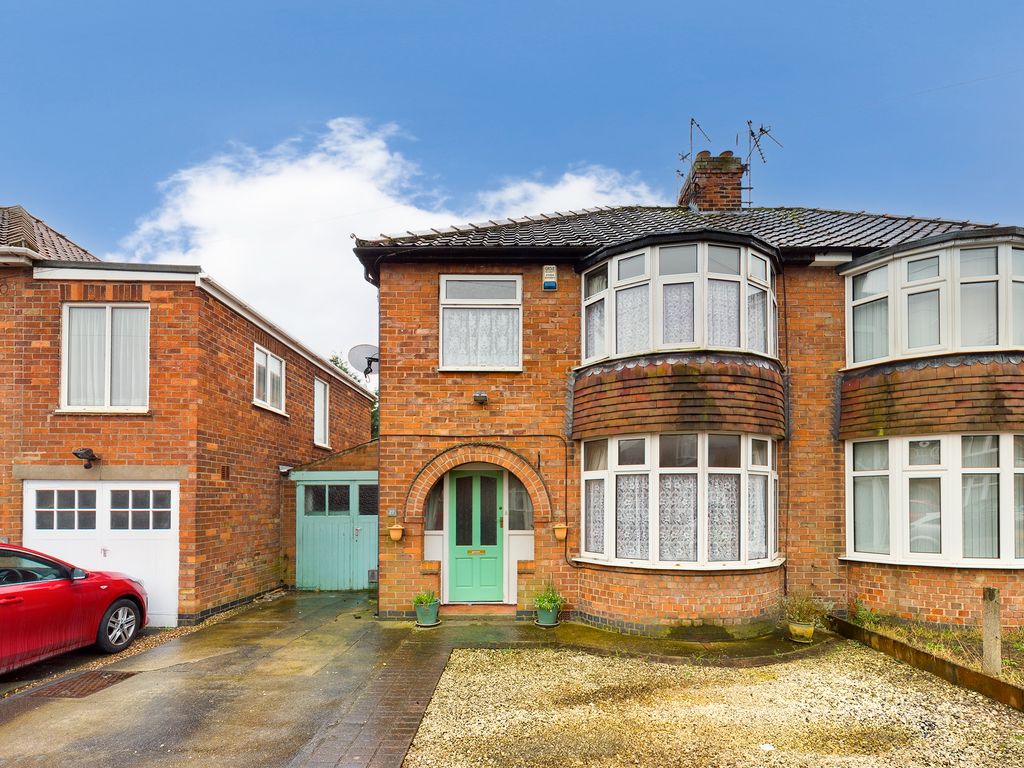 3 bed semidetached house for sale in Yearsley Grove, Huntington, York