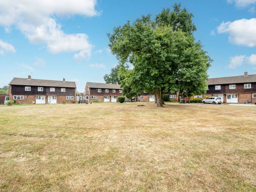 Broomfield, Guildford GU2  