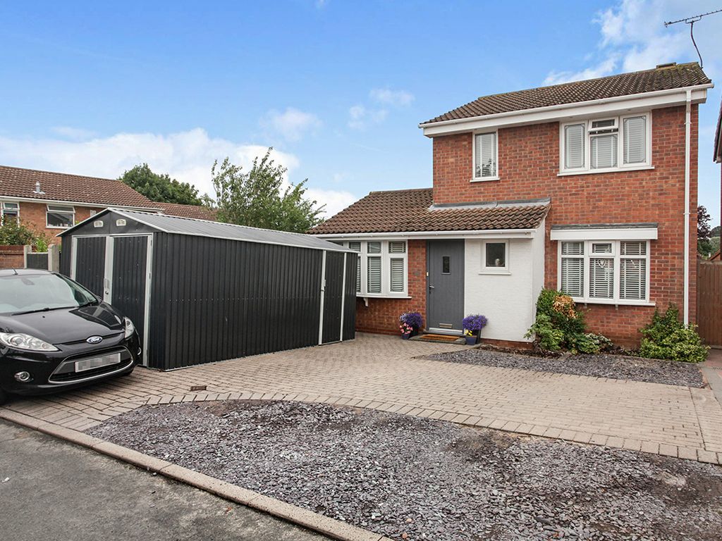 3 bed detached house for sale in Carlyle Close, Galley Common, Nuneaton