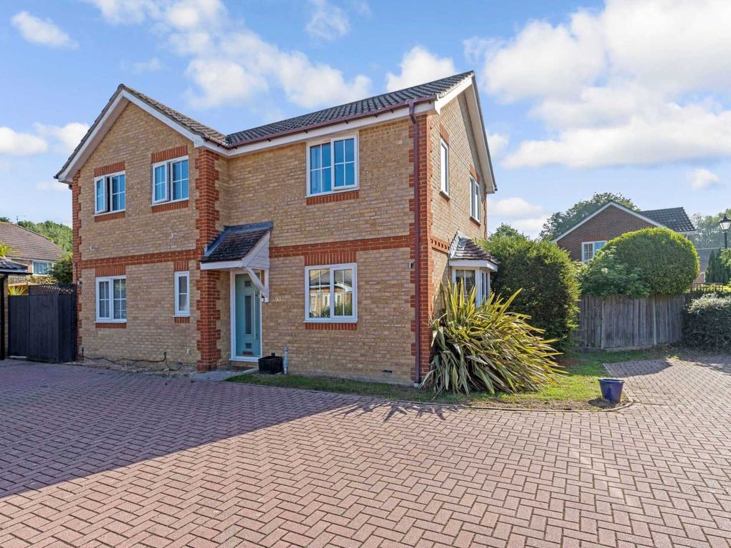 3 bed detached house for sale in Charlock Way, Southwater RH13 Zoopla