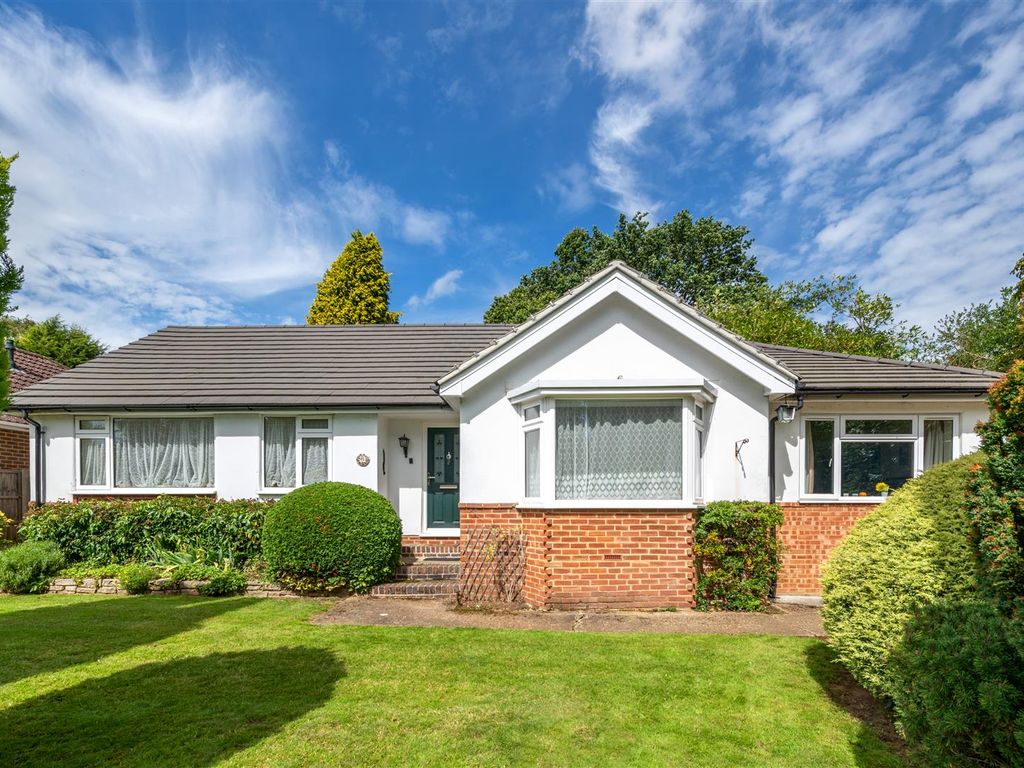 3 bed detached bungalow for sale in Hillhouse Drive, Reigate RH2, £925,000 Zoopla