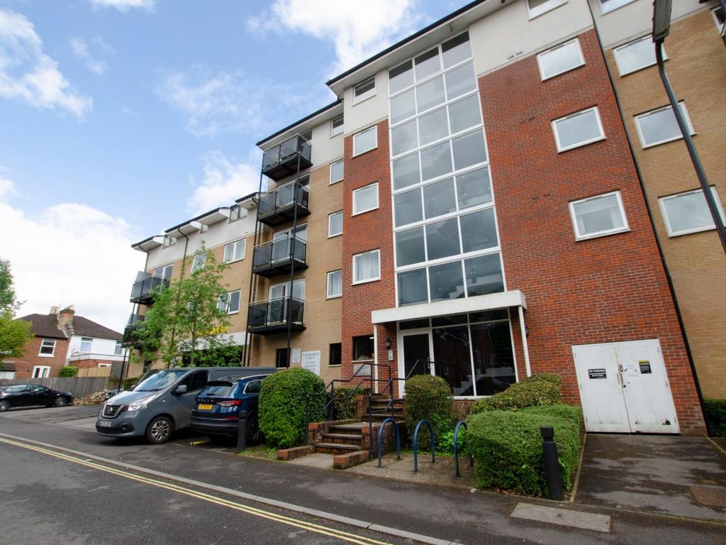 2 bed flat for sale in Seacole Gardens, Shirley, Southampton SO16 Zoopla