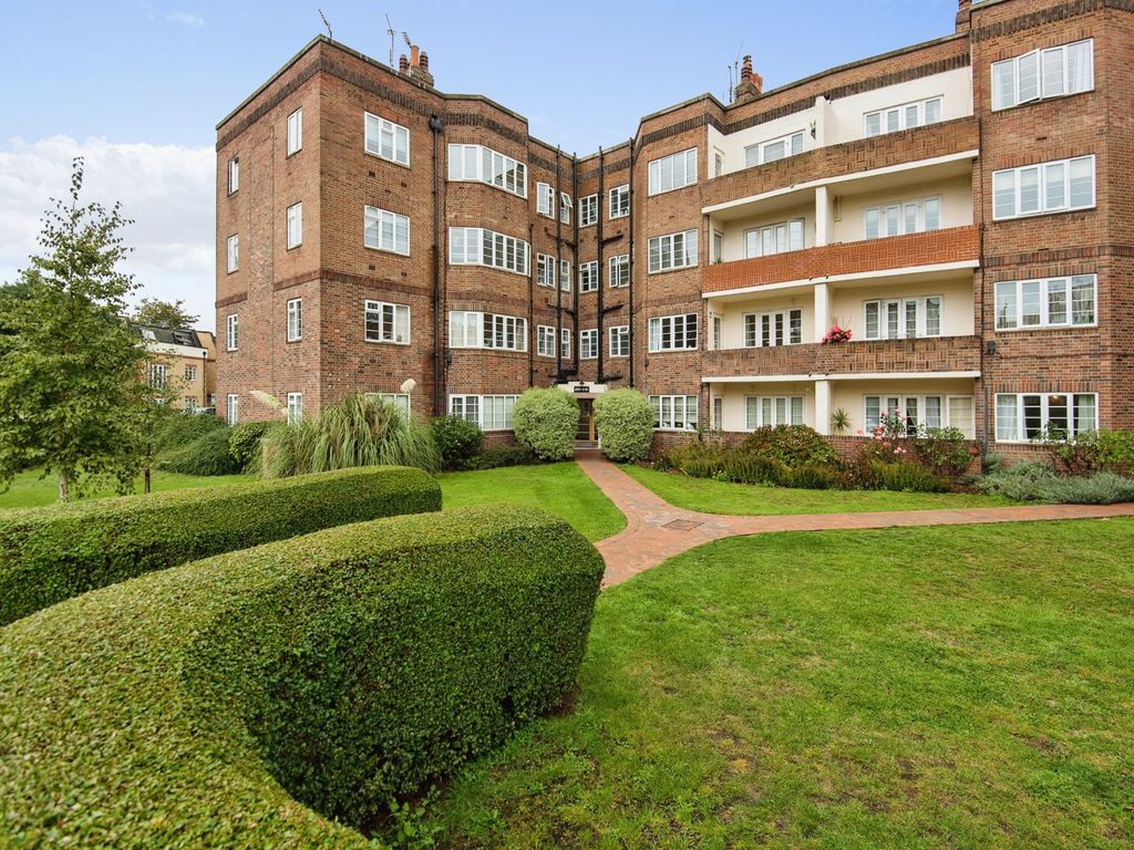 2 bed flat for sale in Chiswick Village, London W4, £450,000 Zoopla