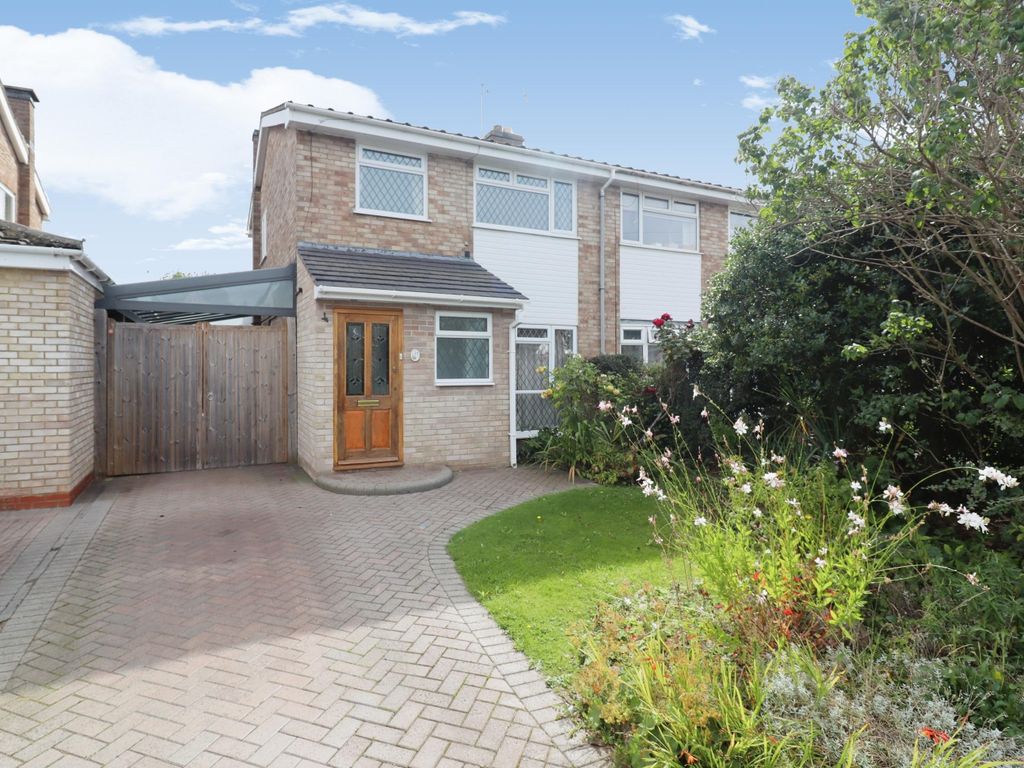 3 bed semidetached house for sale in Montague Road, Woodlands, Rugby