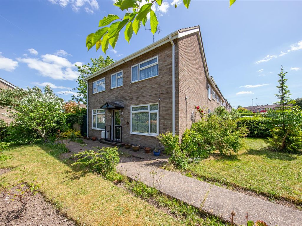 4 bed end terrace house for sale in Tithe Farm Road, Houghton Regis