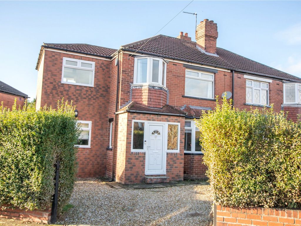 4 bed semidetached house for sale in Lawrence Avenue, Gipton, Leeds