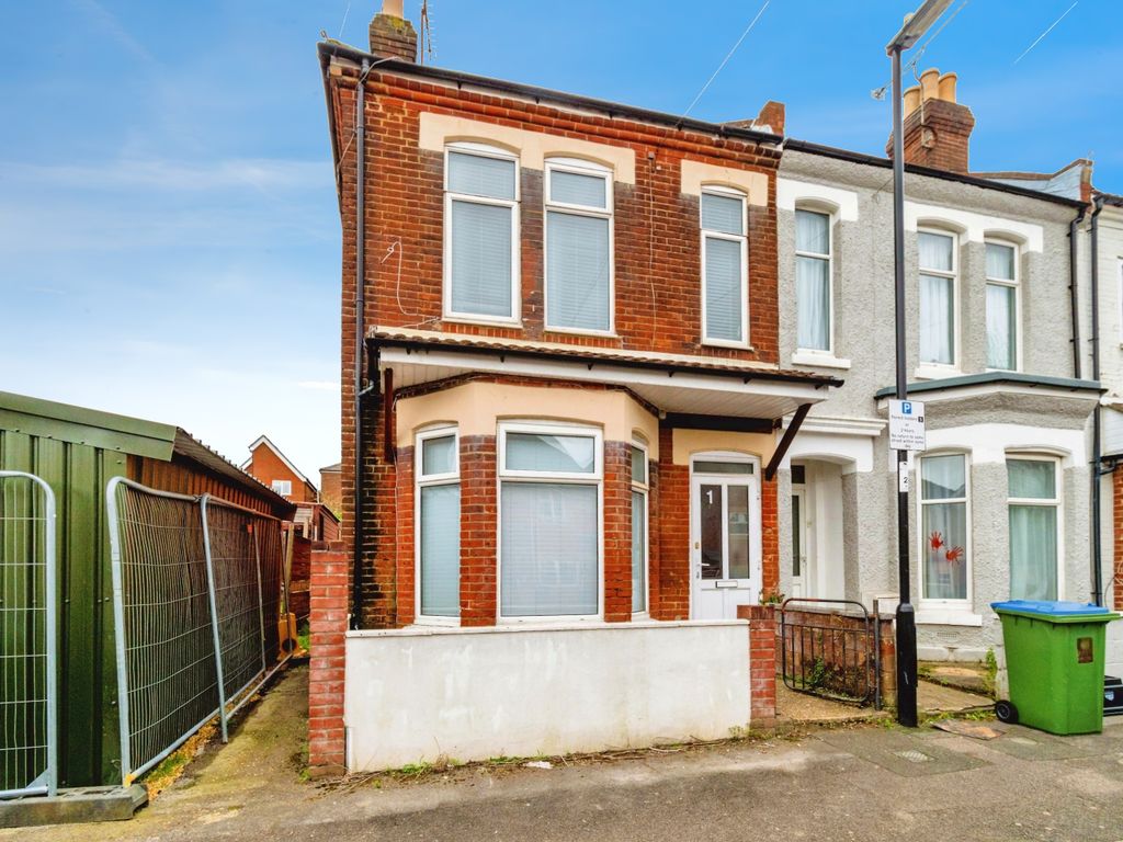 4 bed end terrace house for sale in Verulam Road, Portswood