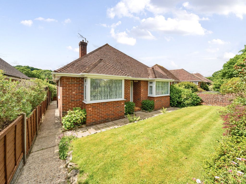 3 bed detached house for sale in Oak Tree Lane, Haslemere GU27, £ ...