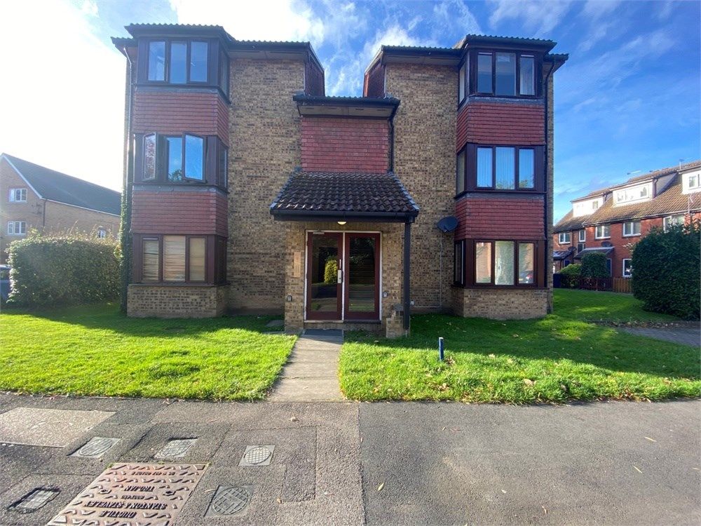 Studio to rent in Mead Avenue, Langley SL3 Zoopla