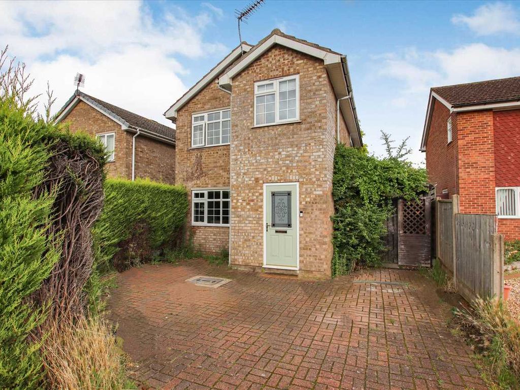 3 bed detached house for sale in Helsby Road, Lincoln LN5, £235,000
