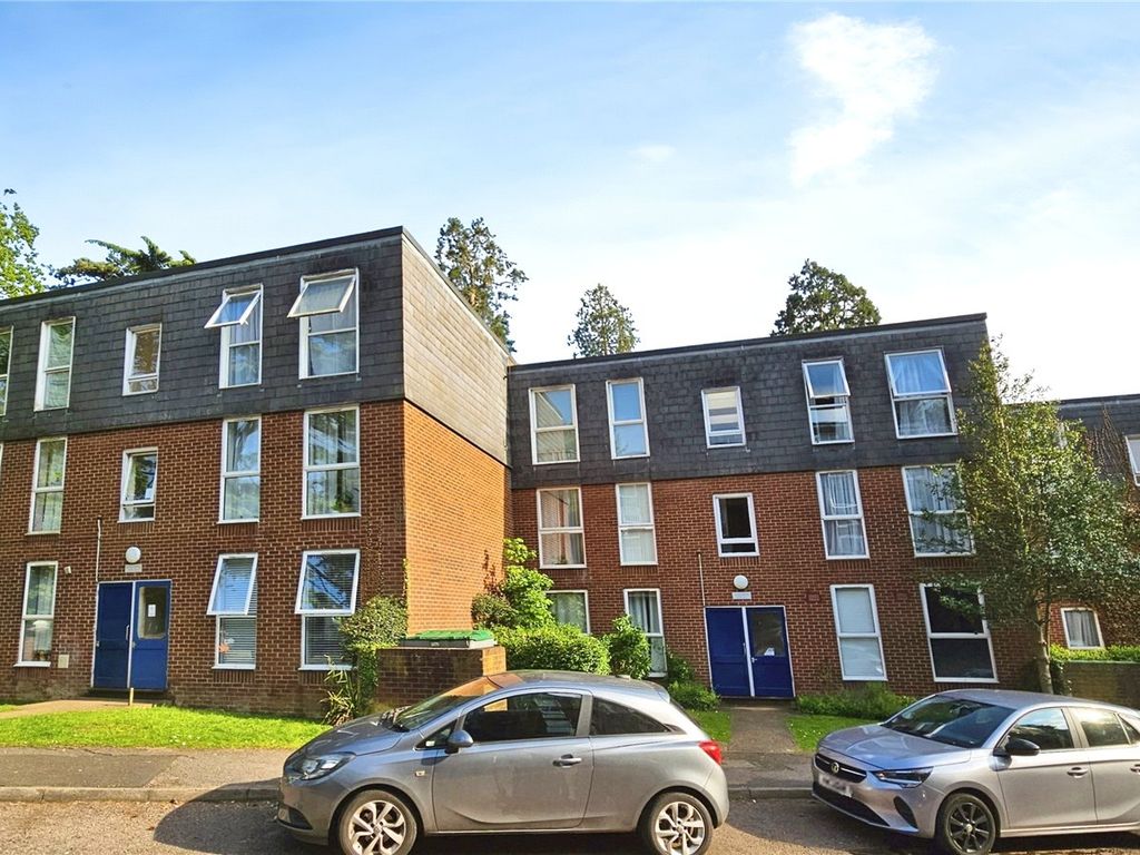 2 bed flat for sale in Bohemia, Hemel Hempstead, Hertfordshire HP2, £