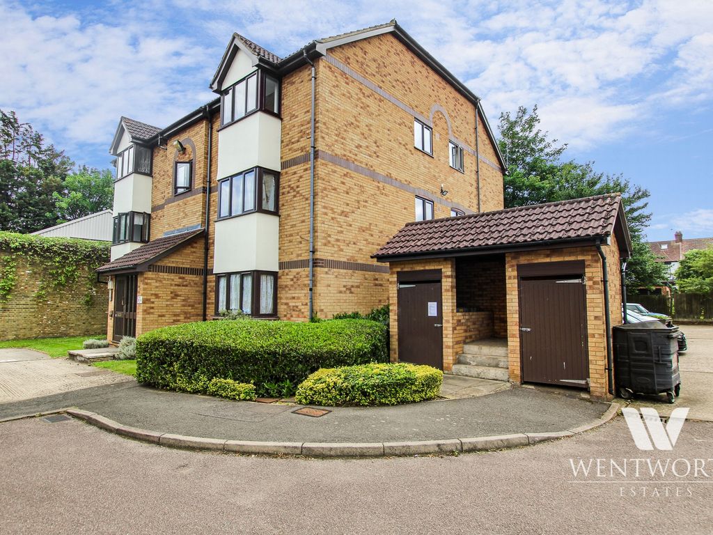 Studio for sale in Ainsley Close, Edmonton N9 Zoopla