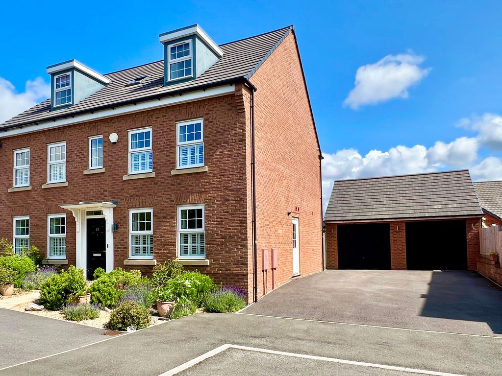 5 bed detached house for sale in Fieldfare Close, Keynsham, Bristol