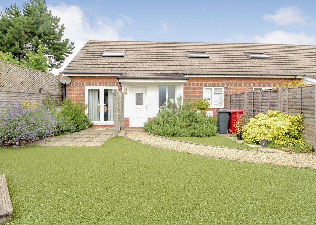 3 bed semidetached house for sale in Parkwood Court, Ardler Road